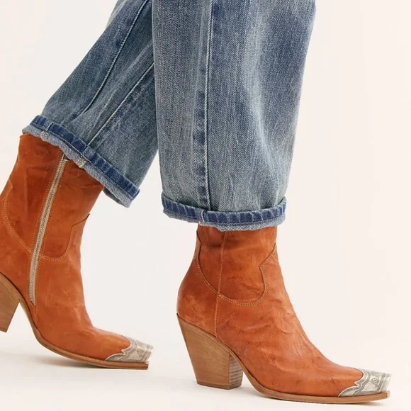Free People Brayden Western Boho Boots Tan Etched Snip Toe Size 7 - Picture 4 of 16